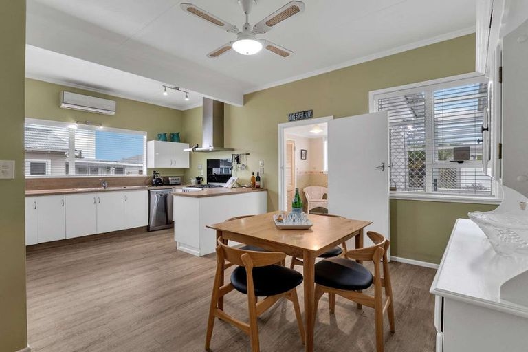 Photo of property in 33 Moore Avenue, Tawhero, Whanganui, 4501