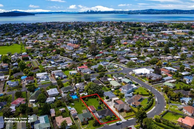 Photo of property in 18 Ward Crescent, Te Atatu Peninsula, Auckland, 0610