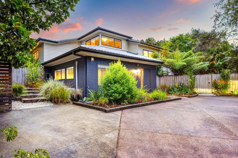 Photo of property in 8 Jays Road, Titirangi, Auckland, 0604