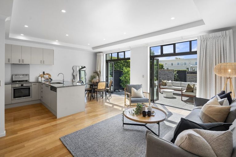 Photo of property in 38 Country Club Terrace, Northwood, Christchurch, 8051