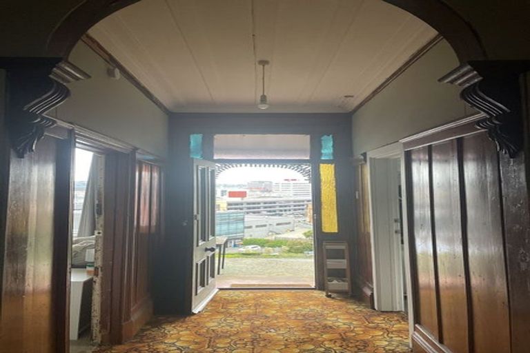 Photo of property in 1 Heriot Row, Dunedin Central, Dunedin, 9016