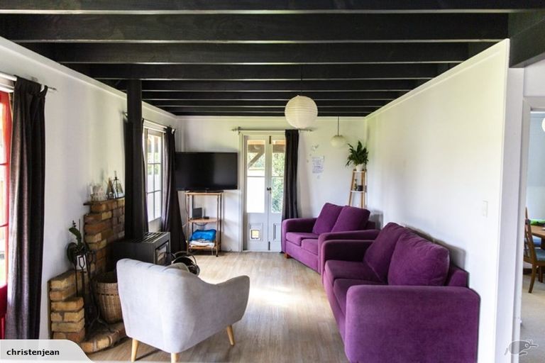 Photo of property in 8 Poplar Road, Stanmore Bay, Whangaparaoa, 0932