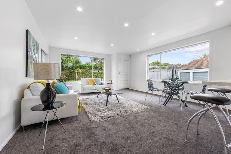 Photo of property in 21 De Bloge Place, Burwood, Christchurch, 8061