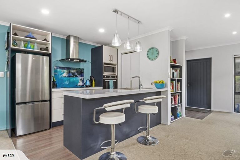 Photo of property in 11 Lakeview Quay, Pyes Pa, Tauranga, 3112