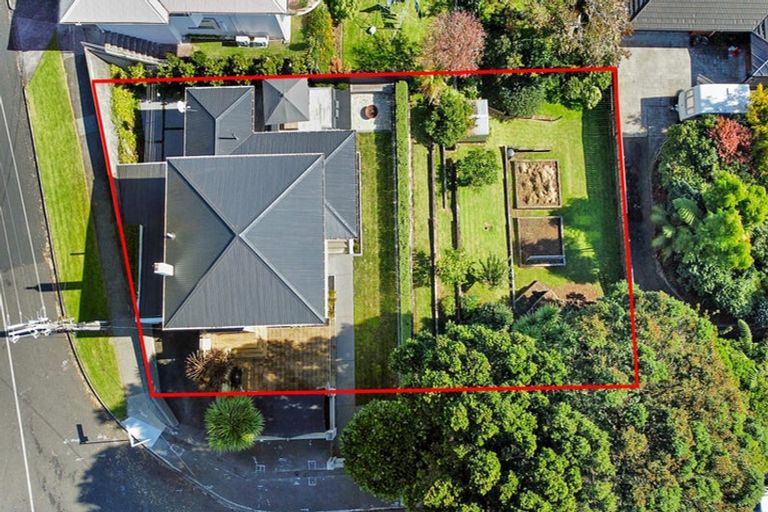 Photo of property in 76 Belt Road, New Plymouth, 4310