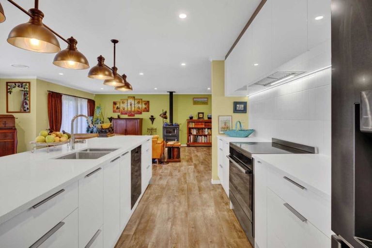 Photo of property in 2 Te Ara Karoiroa Road, 4374