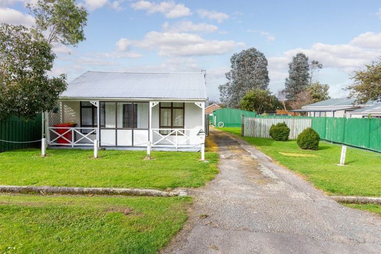 Photo of property in 12 Ormond Street, Woodville, 4920