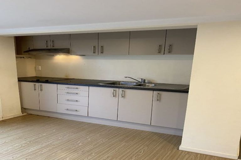 Photo of property in 288 East Coast Road, Forrest Hill, Auckland, 0620