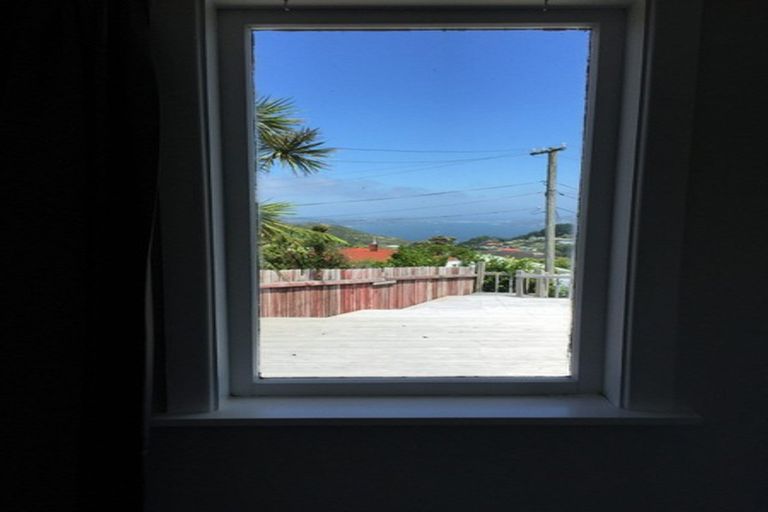 Photo of property in 41 Salford Street, Newlands, Wellington, 6037