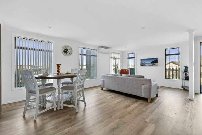 Photo of property in 53 Pragma Rise, Rototuna North, Hamilton, 3210