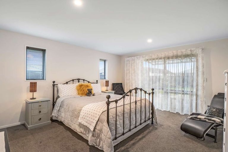 Photo of property in 4 Greenwood Place, Amberley, 7410