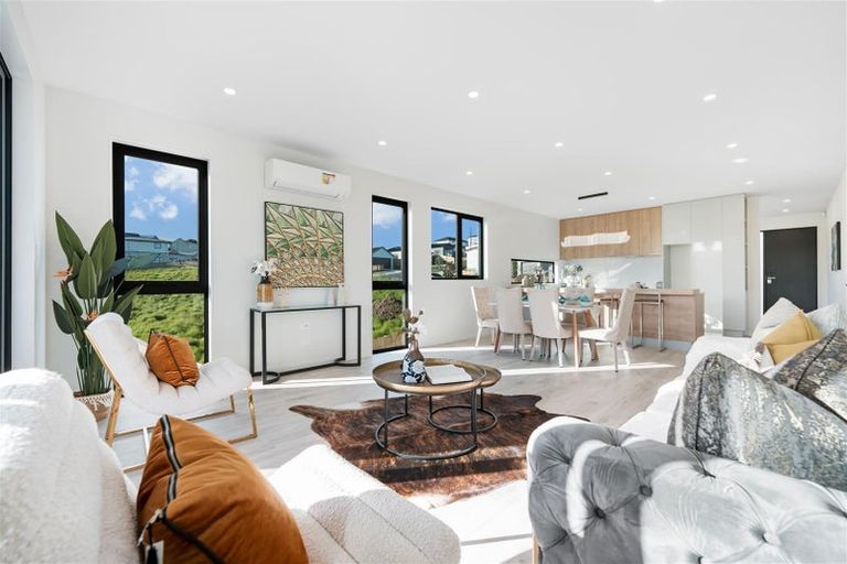 Photo of property in 22 Whakairo Crescent, Gulf Harbour, 0930