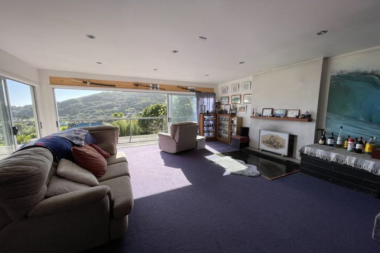 Photo of property in 57 Seaview Road, Piha, New Lynn, 0772