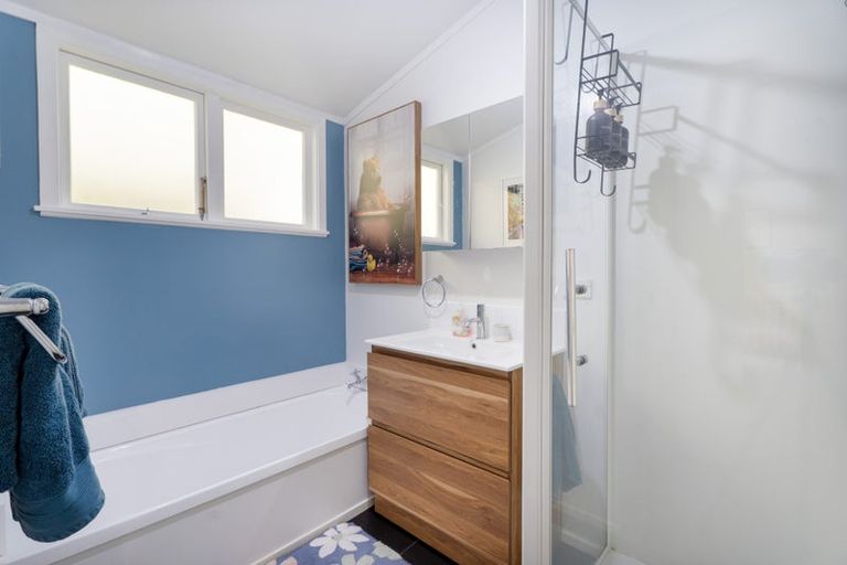 Photo of property in 8 Sheridan Terrace, Johnsonville, Wellington, 6037