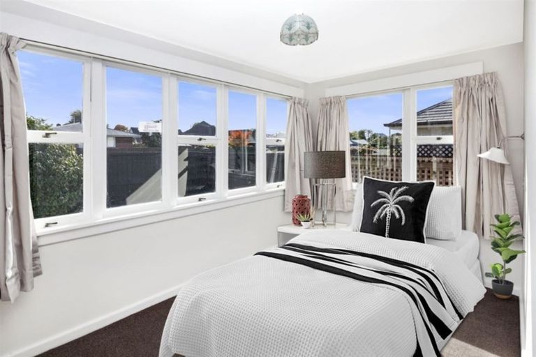 Photo of property in 24 Plynlimon Road, Fendalton, Christchurch, 8052