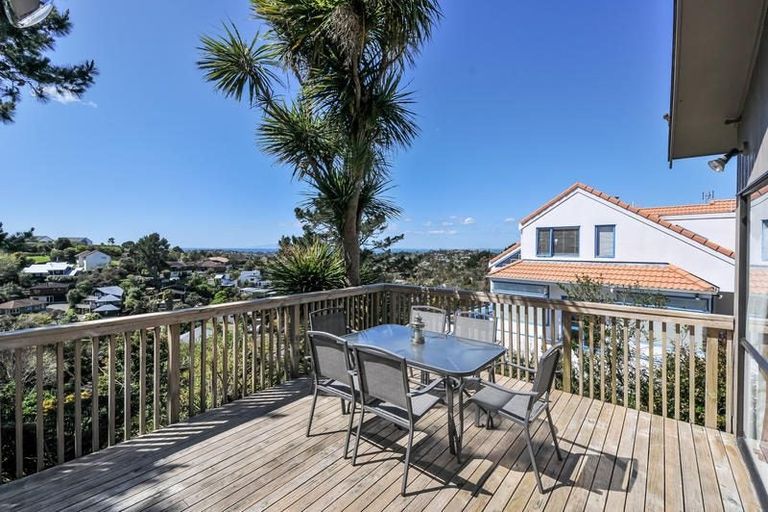 Photo of property in 909 East Coast Road, Northcross, Auckland, 0632