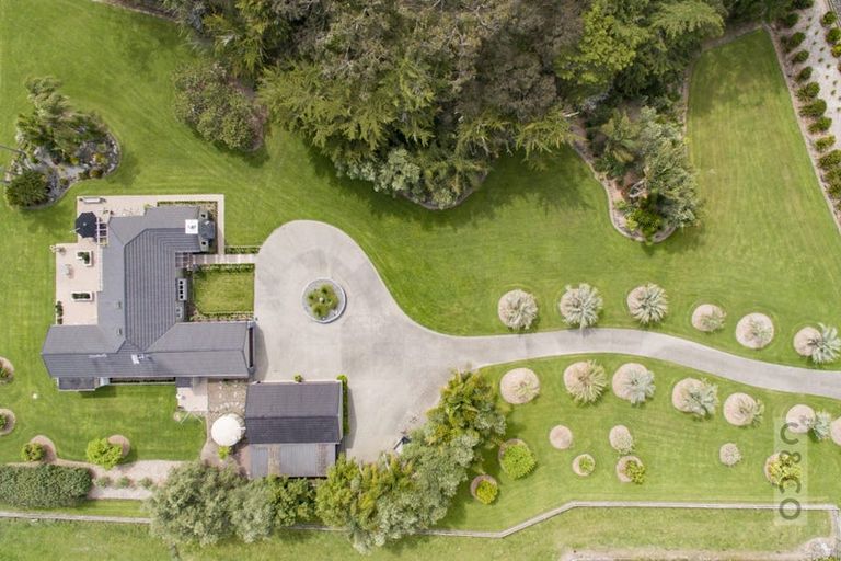 Photo of property in 832 Old North Road, Waimauku, 0882