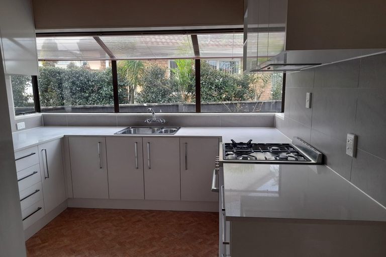 Photo of property in 2/62 Weymouth Road, Manurewa, Auckland, 2102