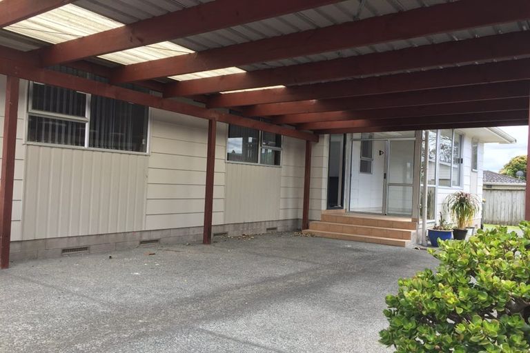 Photo of property in 2 Frank Evans Place, Henderson, Auckland, 0610