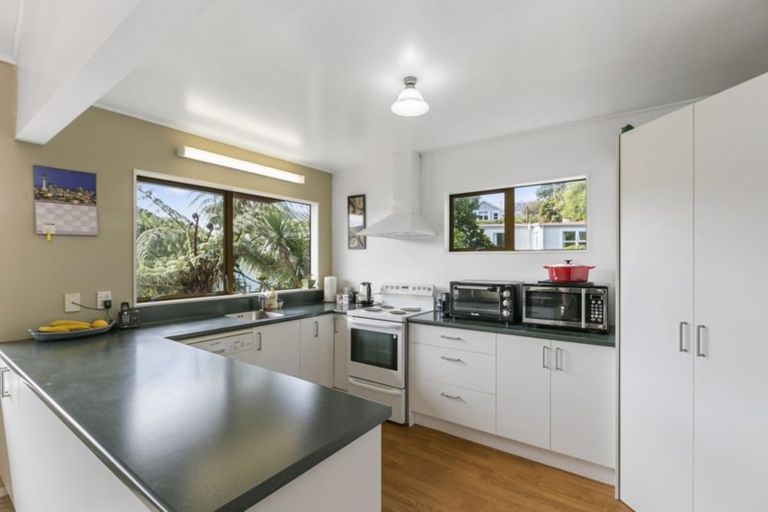 Photo of property in 9a Ridd Crescent, Karori, Wellington, 6012