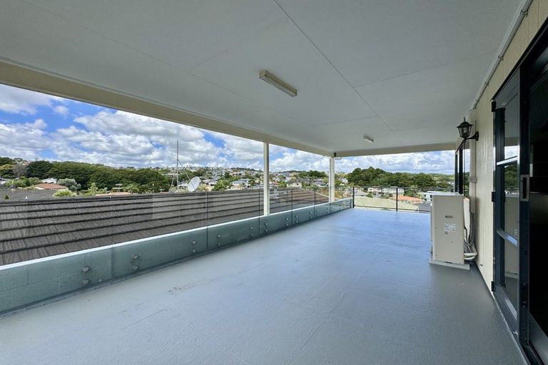Photo of property in 25 Chieftain Rise, Goodwood Heights, Auckland, 2105