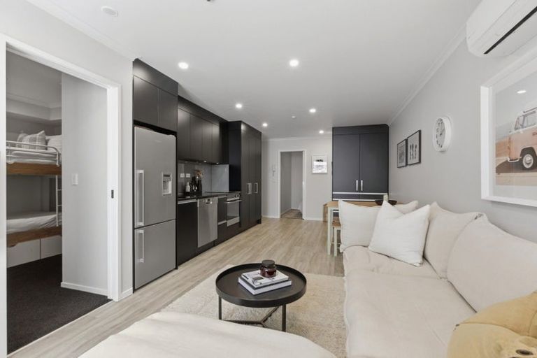 Photo of property in 2/19 Victoria Road, Mount Maunganui, 3116