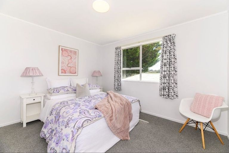 Photo of property in 4 Scarlet Drive, Ranui, Auckland, 0612