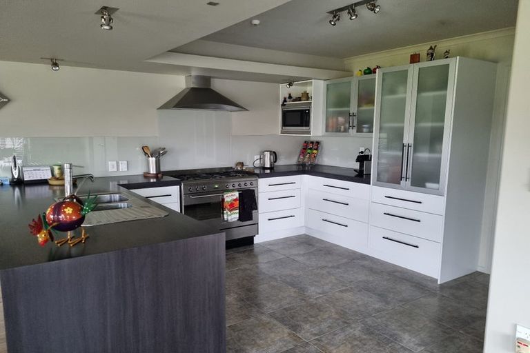 Photo of property in 35 Barbados Way, One Tree Point, 0118