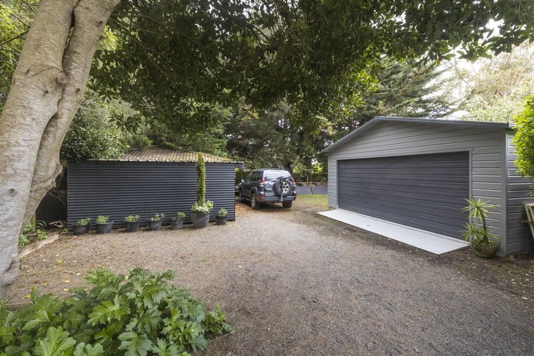 Photo of property in 212 Polson Hill Drive, Aokautere, Palmerston North, 4471