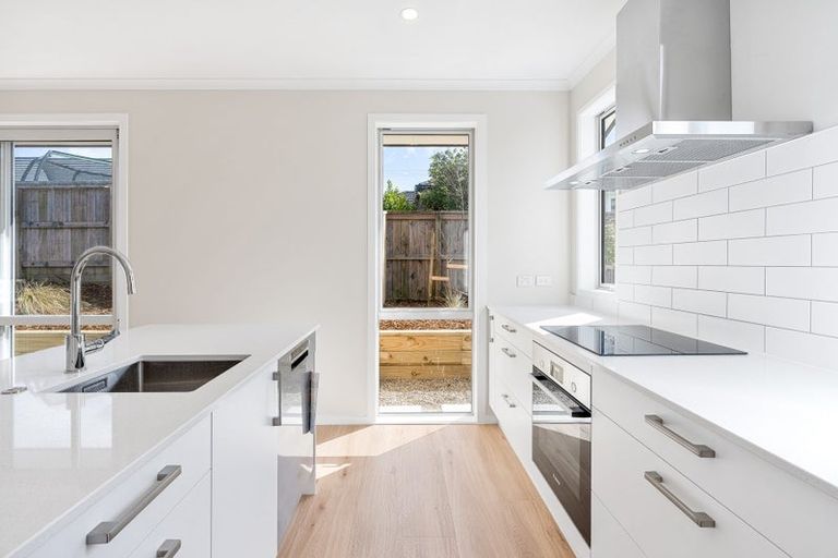 Photo of property in 30 Brigitte View, Snells Beach, 0920