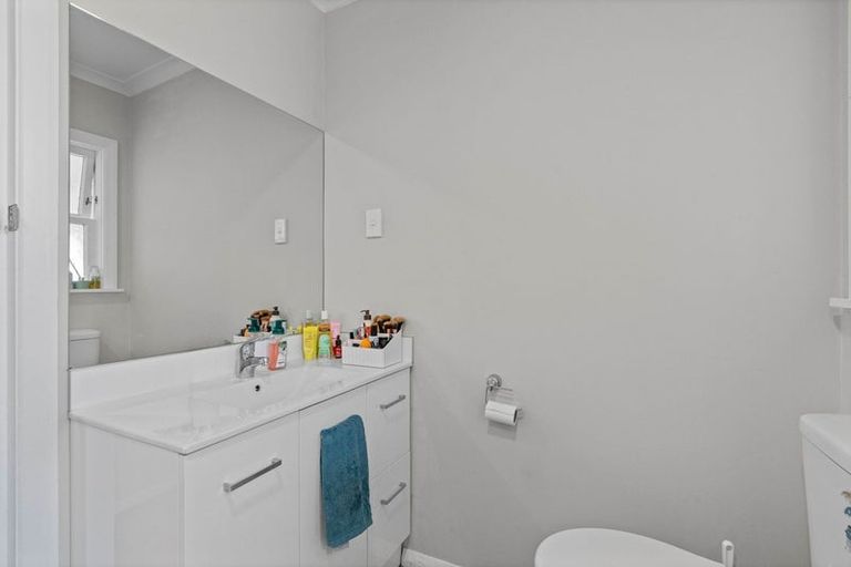 Photo of property in 16 Bledisloe Street, Levin, 5510