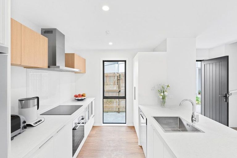 Photo of property in 6/4 Tawhai Street, Stokes Valley, Lower Hutt, 5019