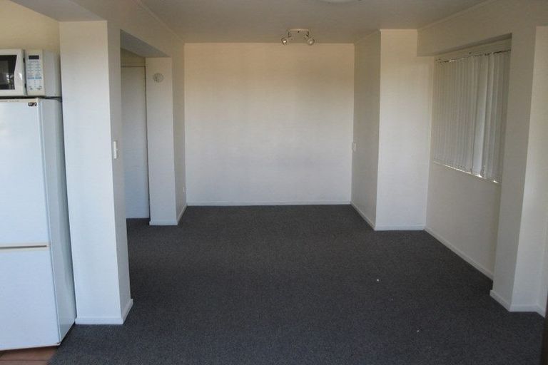 Photo of property in 1/51b Sunset Road, Totara Vale, Auckland, 0632