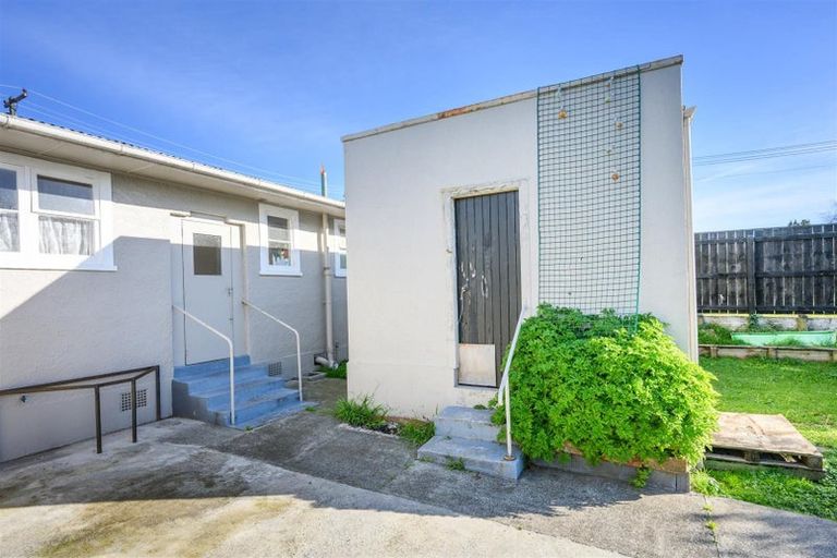 Photo of property in 32 Follett Street, Marton, 4710