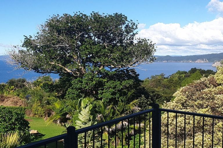 Photo of property in 15 Puriri Place, Tuateawa, Coromandel, 3583