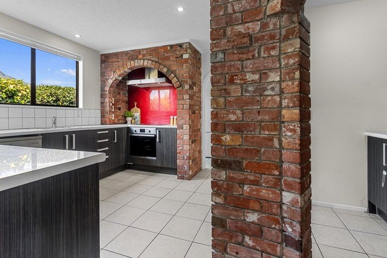 Photo of property in 15 Hawkswood Place, Avonhead, Christchurch, 8042