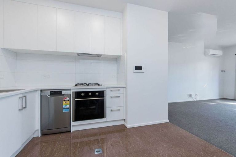 Photo of property in 1/14a Kaponga Crescent, New Lynn, Auckland, 0600