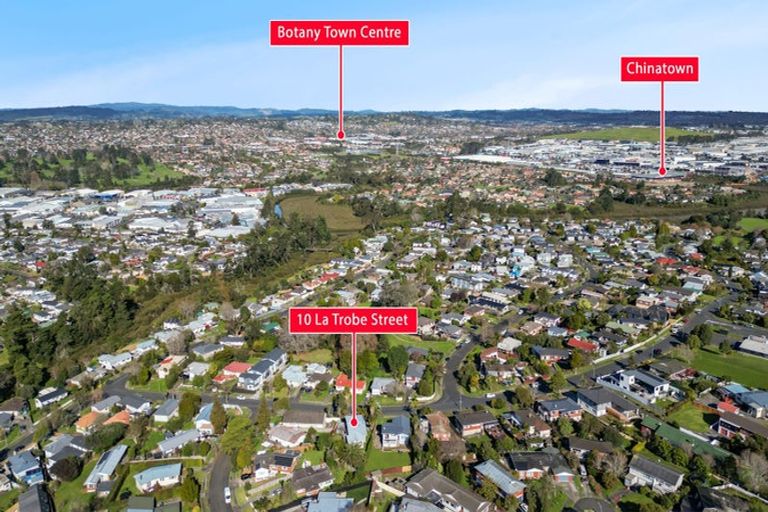 Photo of property in 10 La Trobe Street, Pakuranga Heights, Auckland, 2010