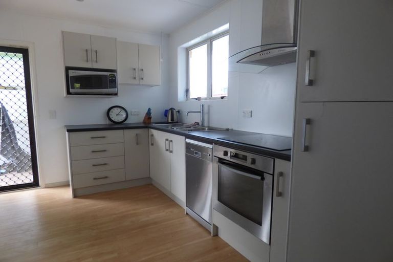 Photo of property in 11 Lloyd Avenue, Papatoetoe, Auckland, 2025