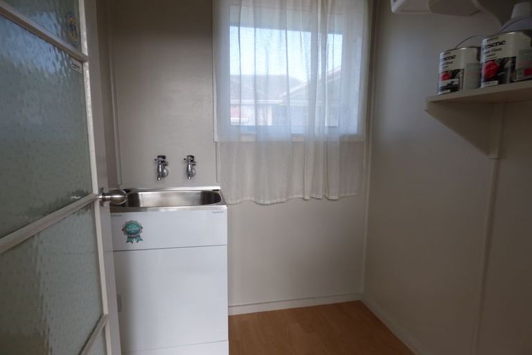 Photo of property in 11 Lloyd Avenue, Papatoetoe, Auckland, 2025