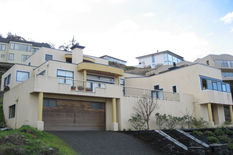 Photo of property in 7 Peregrine Place, Queenstown, 9300