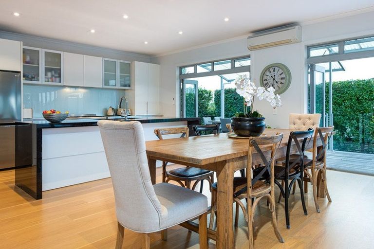 Photo of property in 131a Kowhai Road, Mairangi Bay, Auckland, 0630