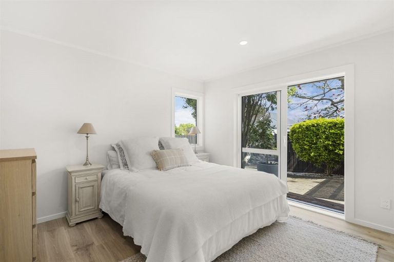 Photo of property in 2/6 Marsh Avenue, Forrest Hill, Auckland, 0620