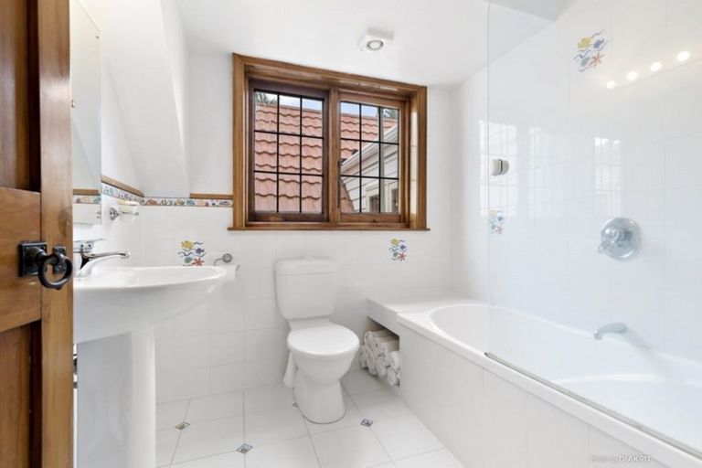 Photo of property in 3 Chisenhall Street, Karori, Wellington, 6012