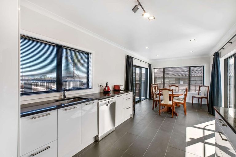 Photo of property in 82 Racecourse Road, Waiuku, 2123