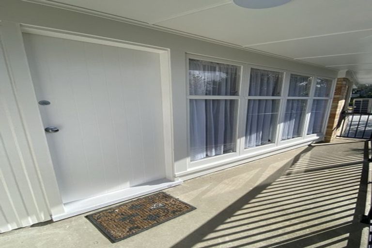 Photo of property in 3 Merchant Avenue, Te Atatu South, Auckland, 0610