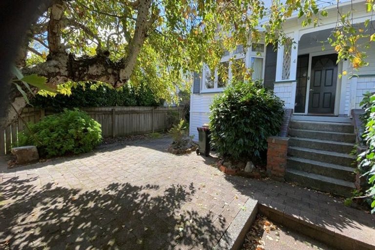 Photo of property in 4 Newcombe Crescent, Karori, Wellington, 6012