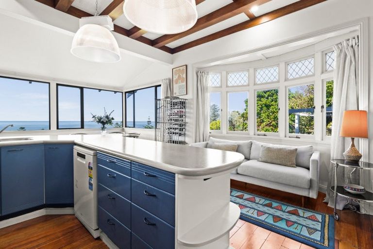 Photo of property in 18 Hukarere Road, Bluff Hill, Napier, 4110