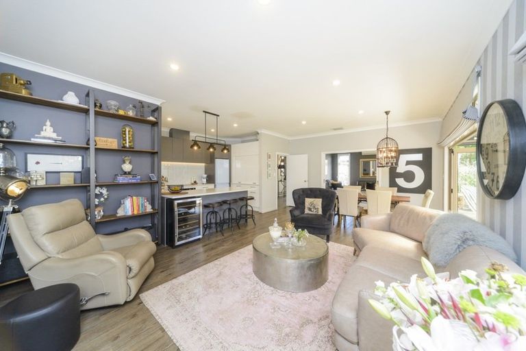 Photo of property in 28a Karina Terrace, Roslyn, Palmerston North, 4414