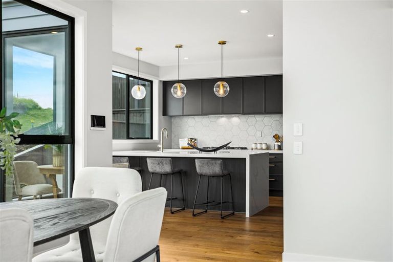 Photo of property in 5 Seawind Way, Hobsonville, Auckland, 0616